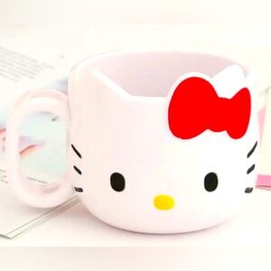 NWT! Sanrio Hello Kitty Plastic Mug